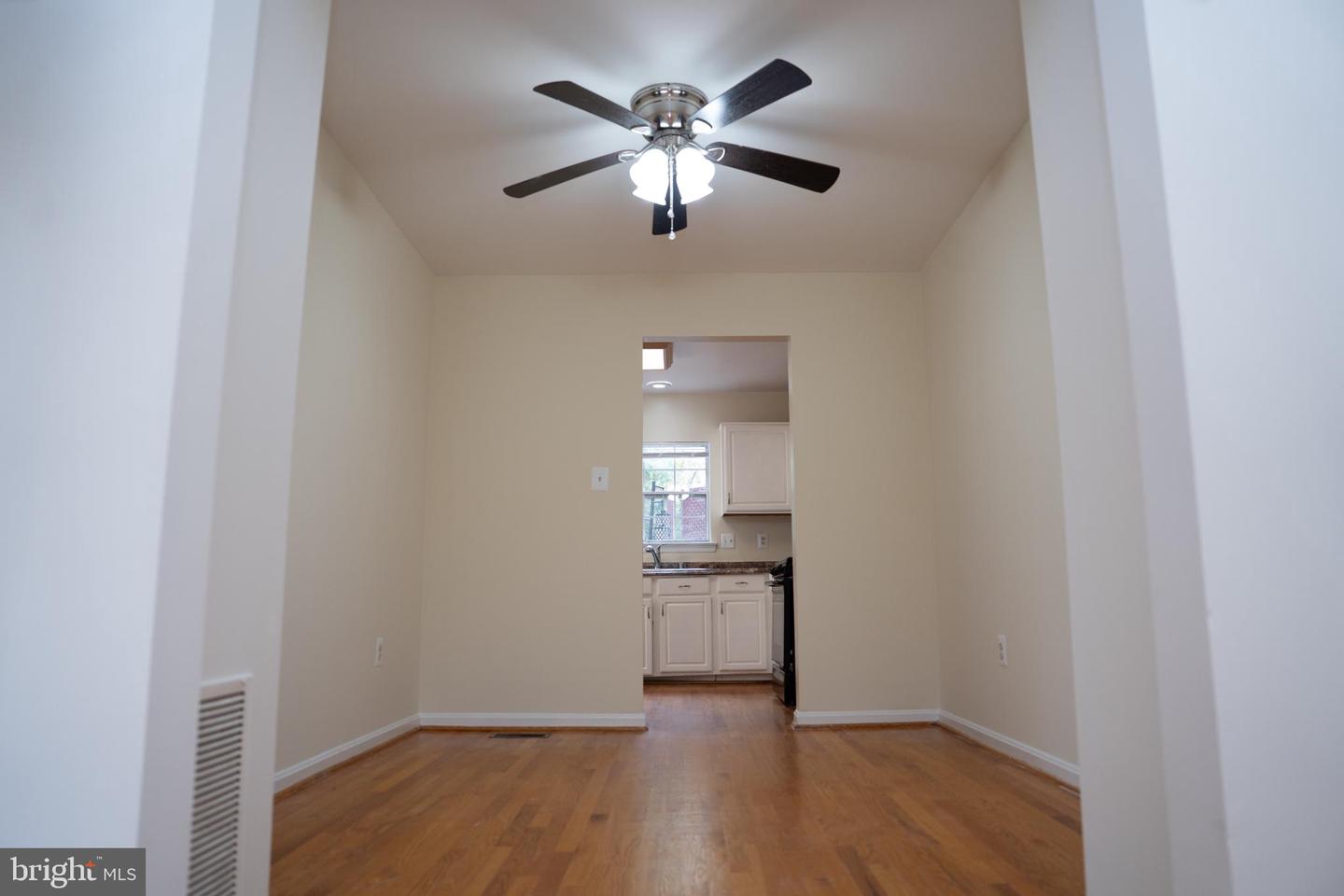 5156 MEETING PL, WOODBRIDGE, Virginia 22193, 4 Bedrooms Bedrooms, 8 Rooms Rooms,3 BathroomsBathrooms,Residential,For sale,5156 MEETING PL,VAPW2107104 MLS # VAPW2107104