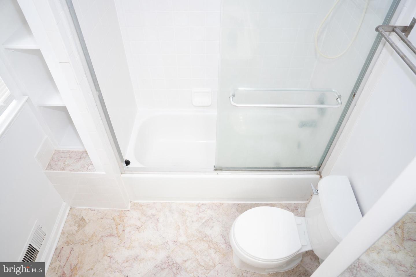 5156 MEETING PL, WOODBRIDGE, Virginia 22193, 4 Bedrooms Bedrooms, 8 Rooms Rooms,3 BathroomsBathrooms,Residential,For sale,5156 MEETING PL,VAPW2107104 MLS # VAPW2107104