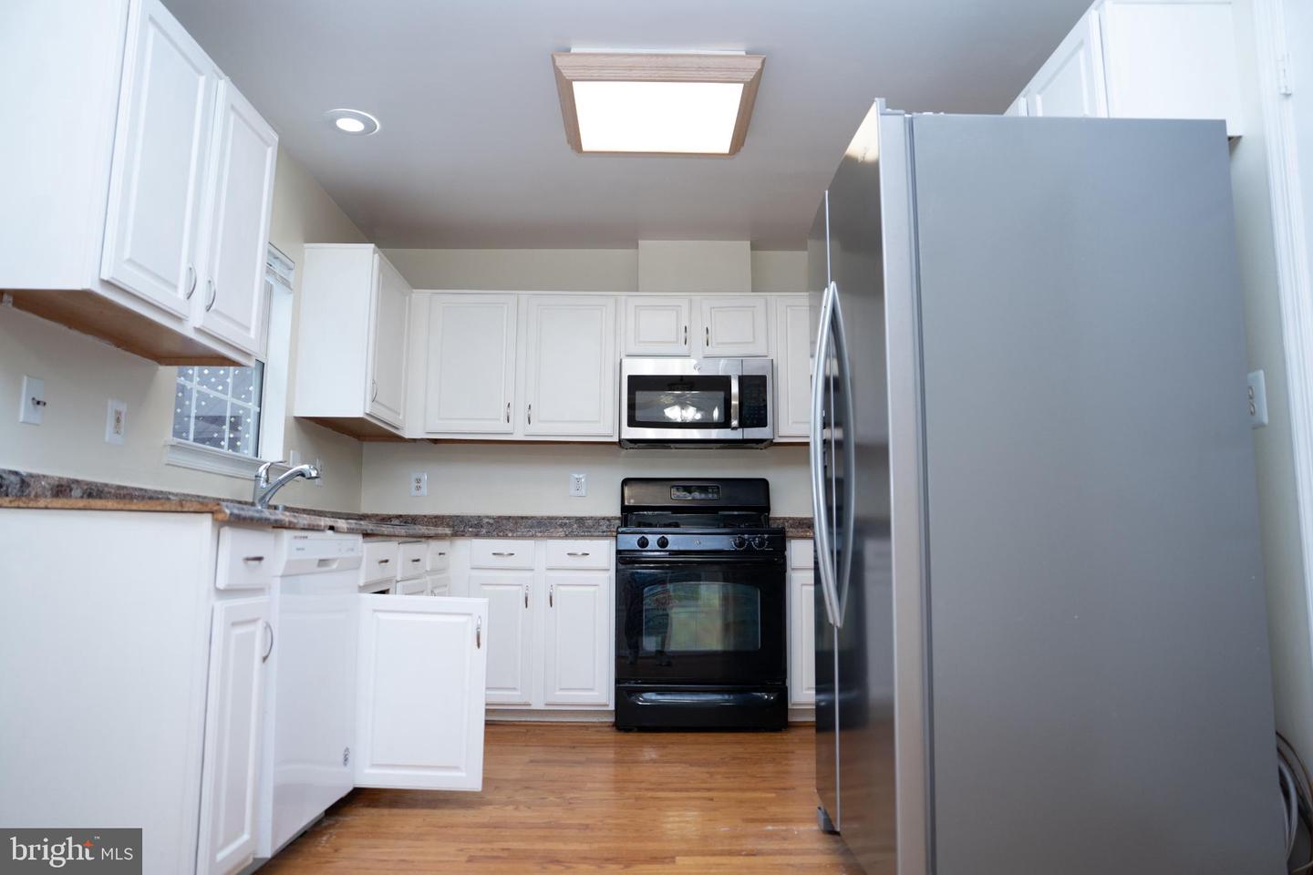 5156 MEETING PL, WOODBRIDGE, Virginia 22193, 4 Bedrooms Bedrooms, 8 Rooms Rooms,3 BathroomsBathrooms,Residential,For sale,5156 MEETING PL,VAPW2107104 MLS # VAPW2107104