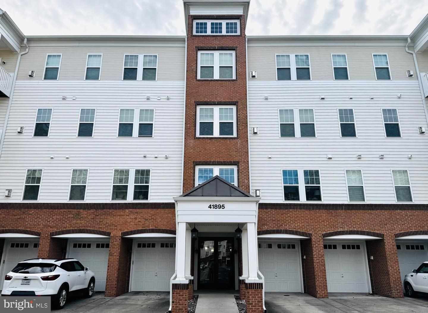 41895 CATHEDRAL VALLEY #302, ALDIE, Virginia 20105, 3 Bedrooms Bedrooms, 8 Rooms Rooms,2 BathroomsBathrooms,Residential,For sale,41895 CATHEDRAL VALLEY #302,VALO2110430 MLS # VALO2110430