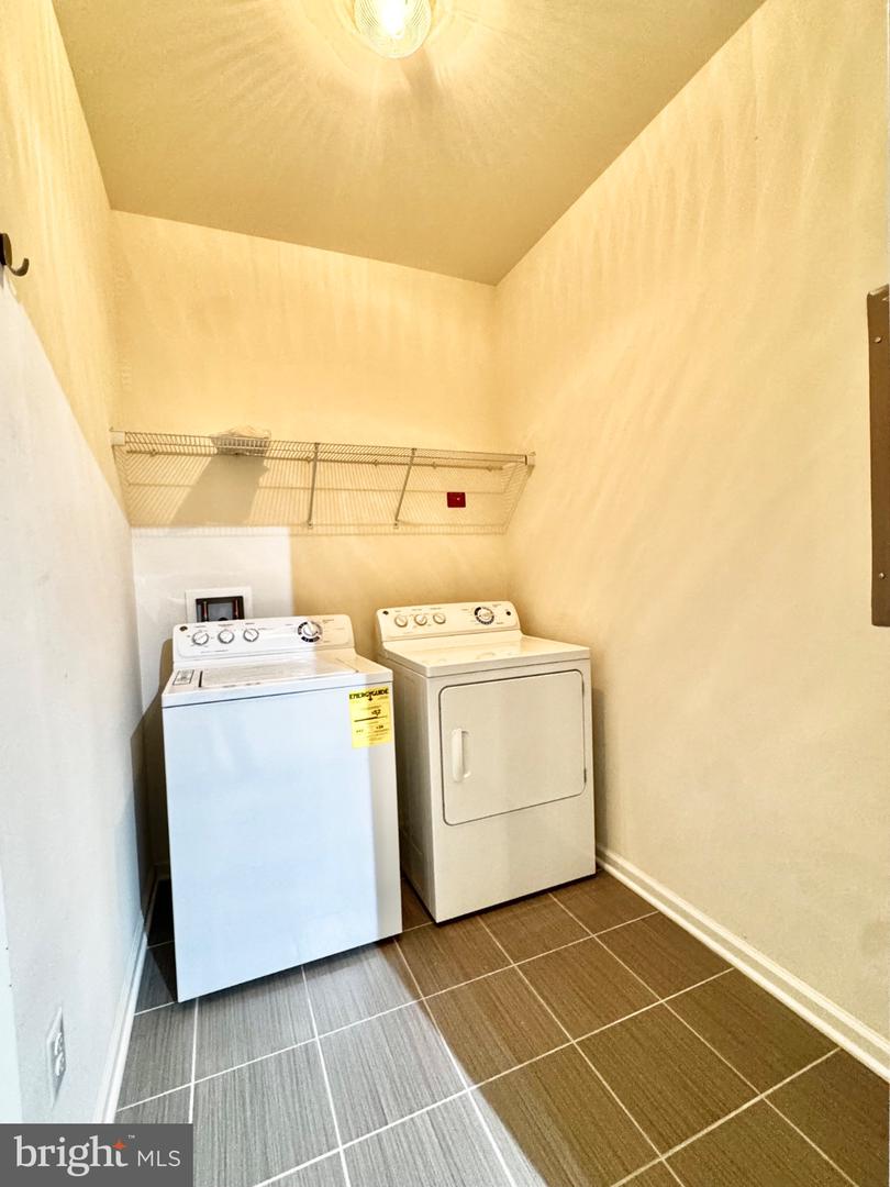 41895 CATHEDRAL VALLEY #302, ALDIE, Virginia 20105, 3 Bedrooms Bedrooms, 8 Rooms Rooms,2 BathroomsBathrooms,Residential,For sale,41895 CATHEDRAL VALLEY #302,VALO2110430 MLS # VALO2110430