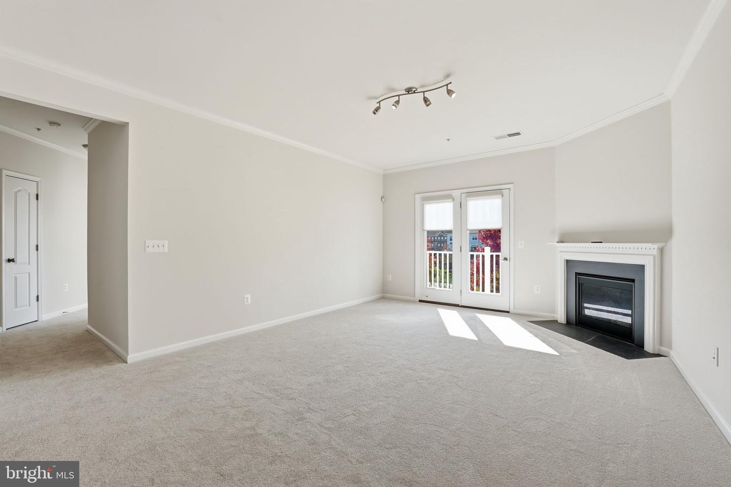 41895 CATHEDRAL VALLEY SQ #302, ALDIE, Virginia 20105, 3 Bedrooms Bedrooms, 8 Rooms Rooms,2 BathroomsBathrooms,Residential,For sale,41895 CATHEDRAL VALLEY SQ #302,VALO2110430 MLS # VALO2110430