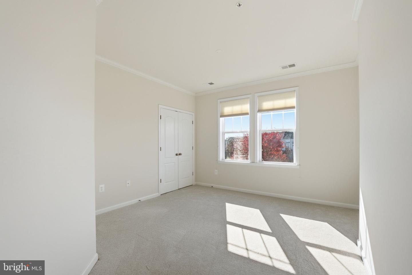 41895 CATHEDRAL VALLEY SQ #302, ALDIE, Virginia 20105, 3 Bedrooms Bedrooms, 8 Rooms Rooms,2 BathroomsBathrooms,Residential,For sale,41895 CATHEDRAL VALLEY SQ #302,VALO2110430 MLS # VALO2110430