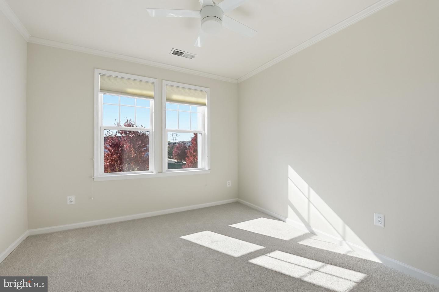 41895 CATHEDRAL VALLEY SQ #302, ALDIE, Virginia 20105, 3 Bedrooms Bedrooms, 8 Rooms Rooms,2 BathroomsBathrooms,Residential,For sale,41895 CATHEDRAL VALLEY SQ #302,VALO2110430 MLS # VALO2110430