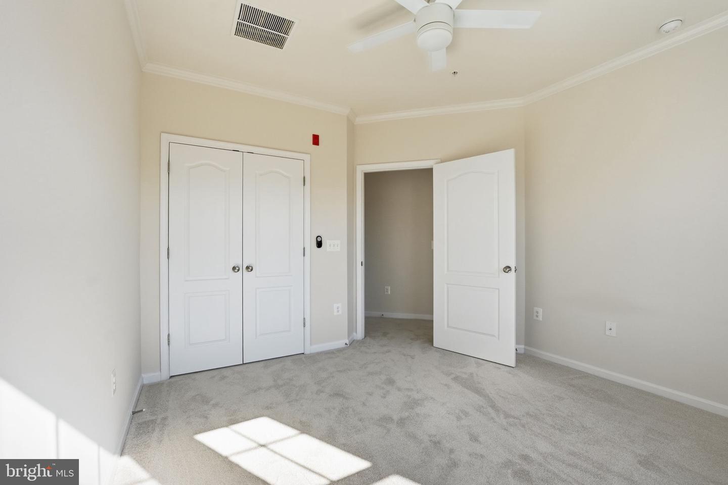 41895 CATHEDRAL VALLEY SQ #302, ALDIE, Virginia 20105, 3 Bedrooms Bedrooms, 8 Rooms Rooms,2 BathroomsBathrooms,Residential,For sale,41895 CATHEDRAL VALLEY SQ #302,VALO2110430 MLS # VALO2110430