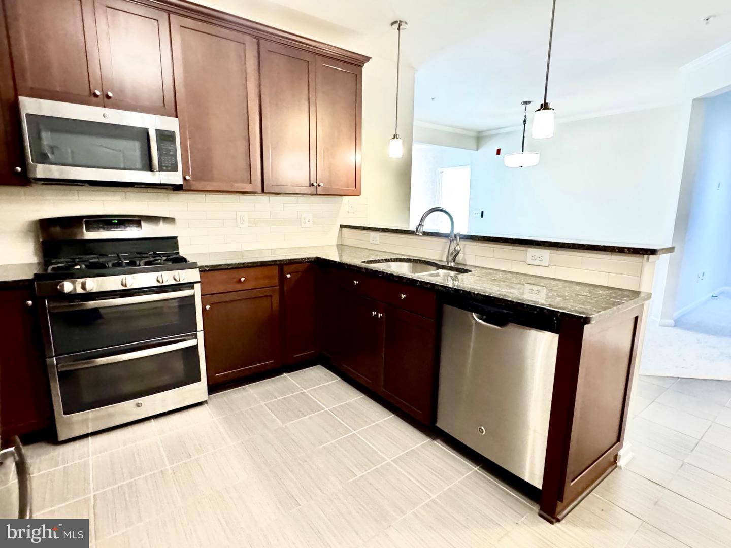 41895 CATHEDRAL VALLEY #302, ALDIE, Virginia 20105, 3 Bedrooms Bedrooms, 8 Rooms Rooms,2 BathroomsBathrooms,Residential,For sale,41895 CATHEDRAL VALLEY #302,VALO2110430 MLS # VALO2110430