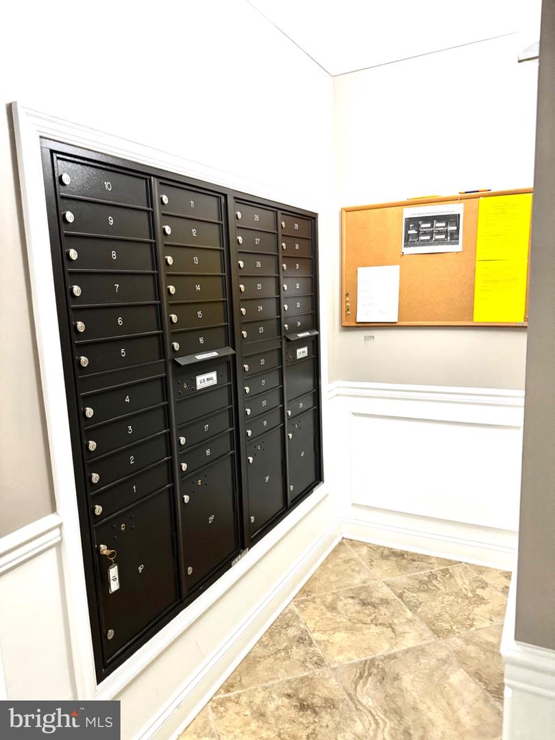 41895 CATHEDRAL VALLEY SQ #302, ALDIE, Virginia 20105, 3 Bedrooms Bedrooms, 8 Rooms Rooms,2 BathroomsBathrooms,Residential,For sale,41895 CATHEDRAL VALLEY SQ #302,VALO2110430 MLS # VALO2110430