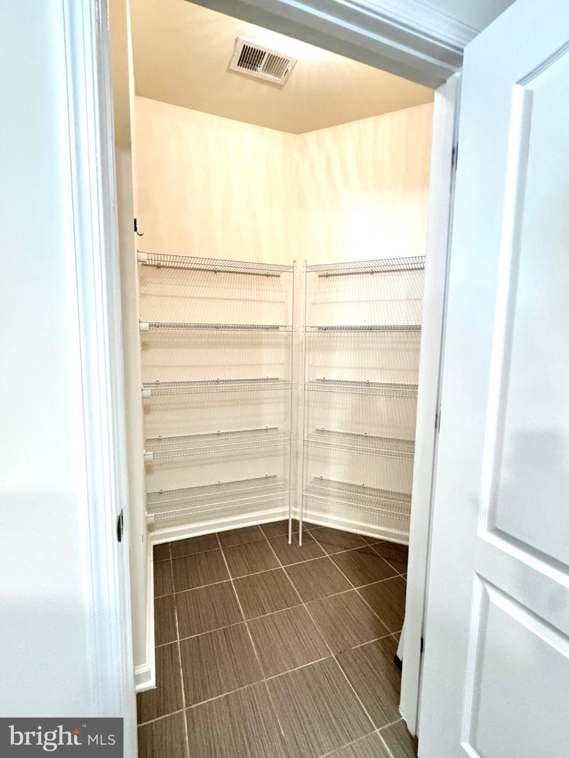 41895 CATHEDRAL VALLEY #302, ALDIE, Virginia 20105, 3 Bedrooms Bedrooms, 8 Rooms Rooms,2 BathroomsBathrooms,Residential,For sale,41895 CATHEDRAL VALLEY #302,VALO2110430 MLS # VALO2110430