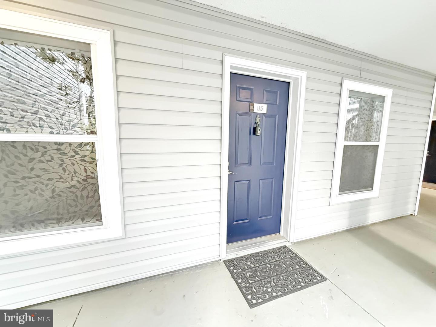 3179 SUMMIT SQUARE DR #2-B5, OAKTON, Virginia 22124, 1 Bedroom Bedrooms, ,1 BathroomBathrooms,Residential,For sale,3179 SUMMIT SQUARE DR #2-B5,VAFX2277490 MLS # VAFX2277490