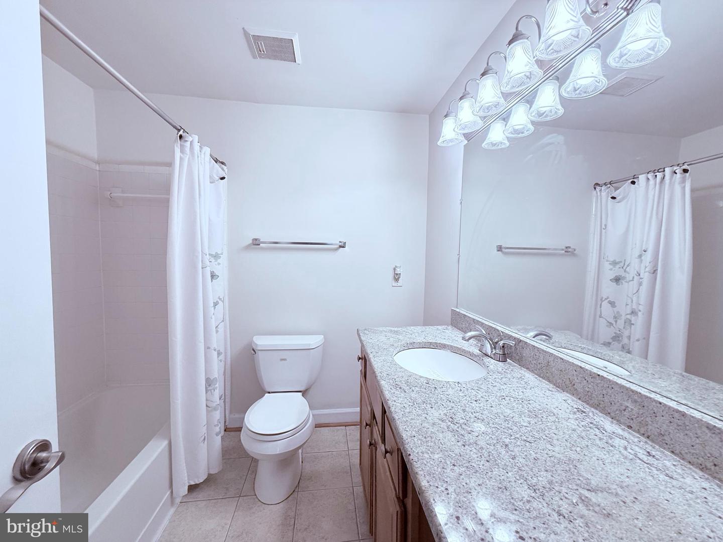 3179 SUMMIT SQUARE DR #2-B5, OAKTON, Virginia 22124, 1 Bedroom Bedrooms, ,1 BathroomBathrooms,Residential,For sale,3179 SUMMIT SQUARE DR #2-B5,VAFX2277490 MLS # VAFX2277490