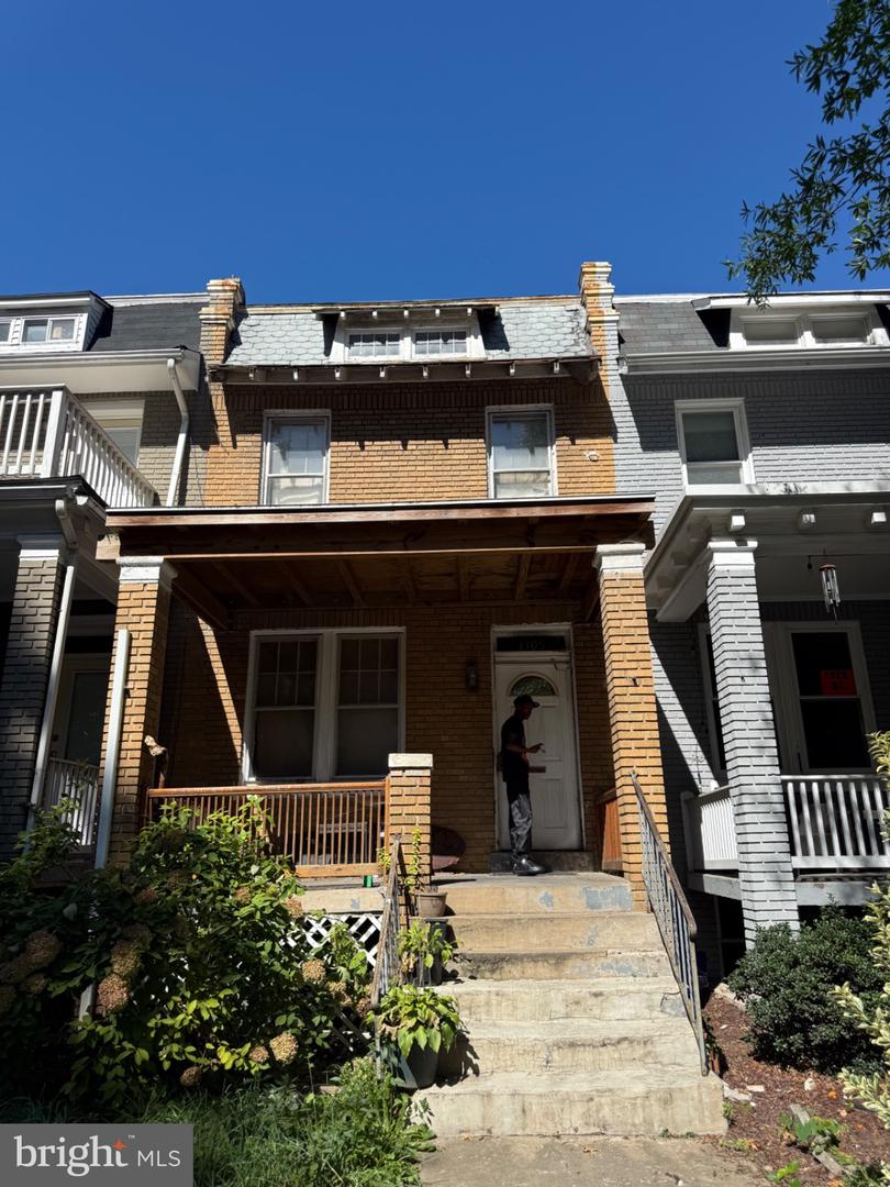 1305 TAYLOR ST NW, WASHINGTON, District Of Columbia 20011, 3 Bedrooms Bedrooms, ,2 BathroomsBathrooms,Residential,For sale,1305 TAYLOR ST NW,DCDC2230186 MLS # DCDC2230186