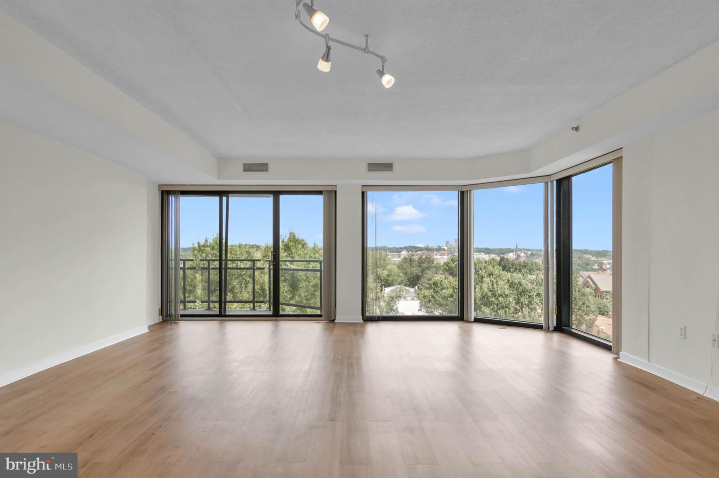 1530 KEY BLVD #715, ARLINGTON, Virginia 22209, 2 Bedrooms Bedrooms, ,2 BathroomsBathrooms,Residential,For sale,1530 KEY BLVD #715,VAAR2060800 MLS # VAAR2060800