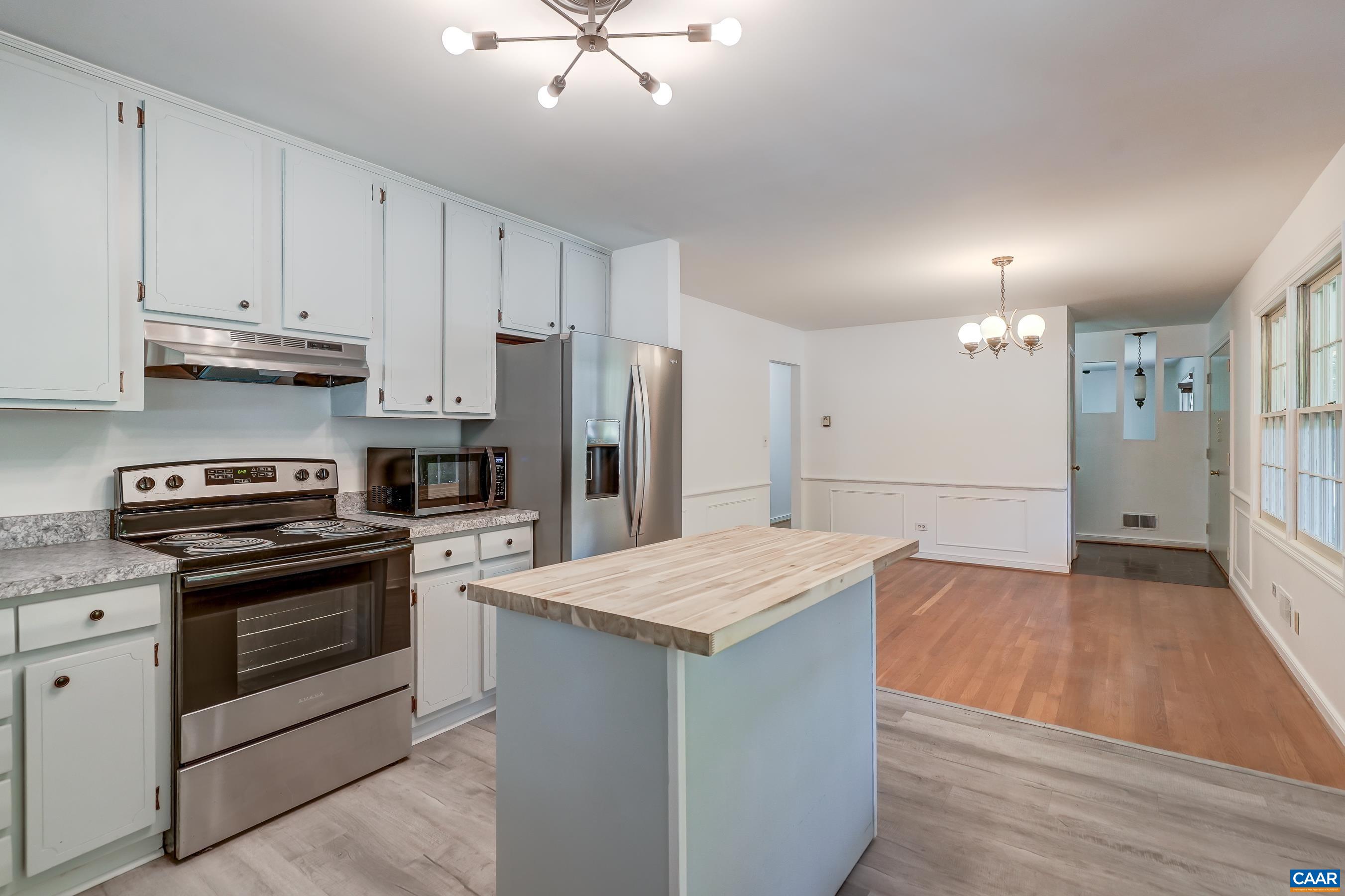 100 ELKHORN RD, CHARLOTTESVILLE, Virginia 22903, 3 Bedrooms Bedrooms, ,3 BathroomsBathrooms,Residential,100 ELKHORN RD,668857 MLS # 668857 100 ELKHORN RD, CHARLOTTESVILLE, Virginia 22903, 3 Bedrooms Bedrooms, ,3 BathroomsBathrooms,Residential,100 ELKHORN RD,668857 MLS # 668857