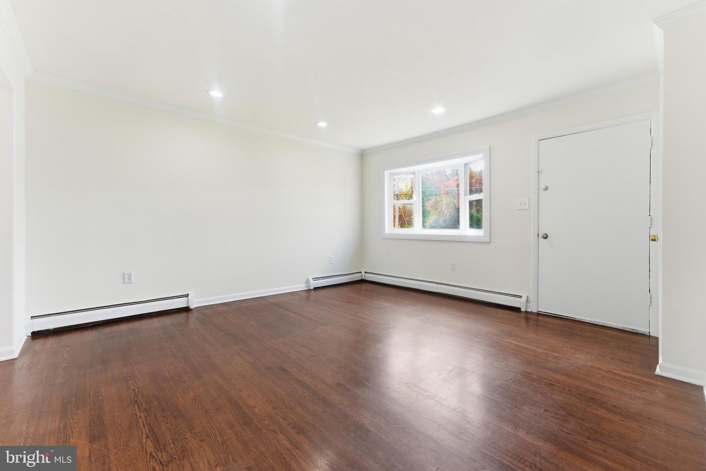 9929 LOUDOUN AVE, MANASSAS, Virginia 20109, 4 Bedrooms Bedrooms, ,1 BathroomBathrooms,Residential,For sale,9929 LOUDOUN AVE,VAPW2106878 MLS # VAPW2106878