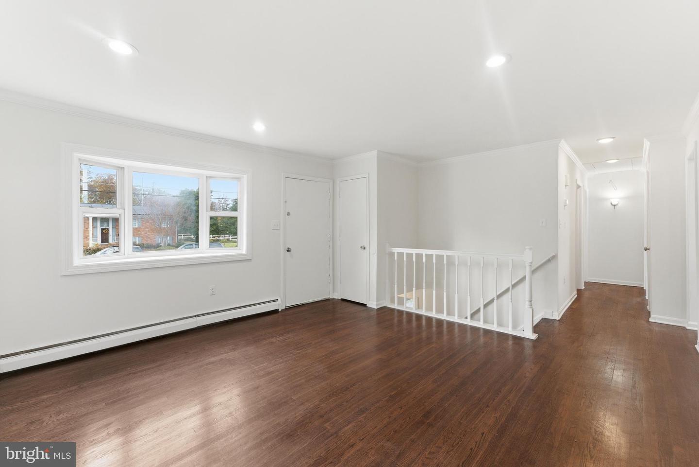 9929 LOUDOUN AVE, MANASSAS, Virginia 20109, 4 Bedrooms Bedrooms, ,1 BathroomBathrooms,Residential,For sale,9929 LOUDOUN AVE,VAPW2106878 MLS # VAPW2106878