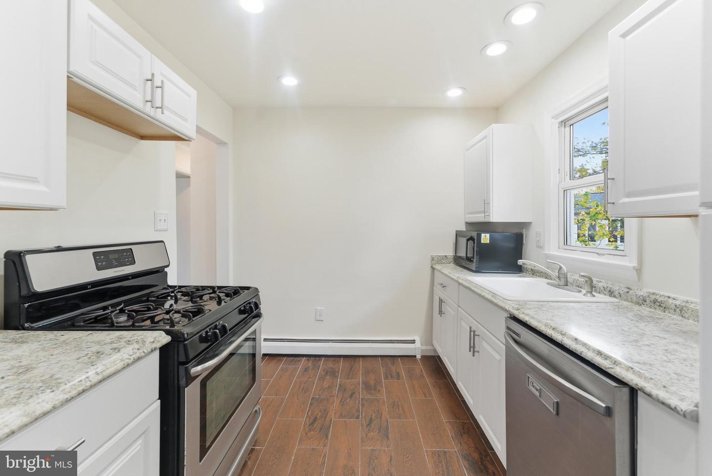 9929 LOUDOUN AVE, MANASSAS, Virginia 20109, 4 Bedrooms Bedrooms, ,1 BathroomBathrooms,Residential,For sale,9929 LOUDOUN AVE,VAPW2106878 MLS # VAPW2106878