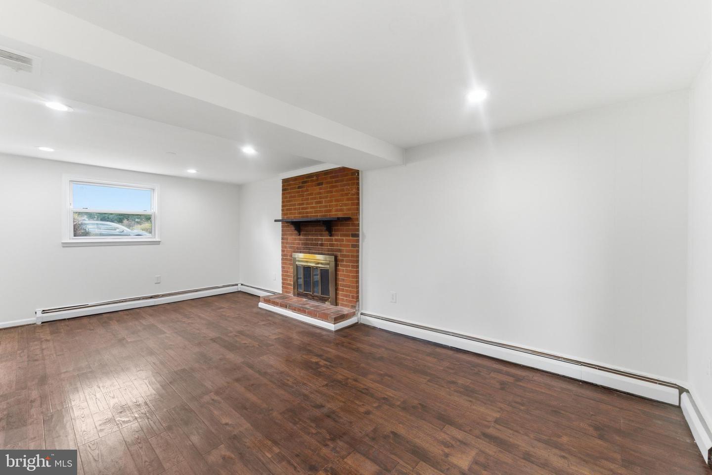 9929 LOUDOUN AVE, MANASSAS, Virginia 20109, 4 Bedrooms Bedrooms, ,1 BathroomBathrooms,Residential,For sale,9929 LOUDOUN AVE,VAPW2106878 MLS # VAPW2106878