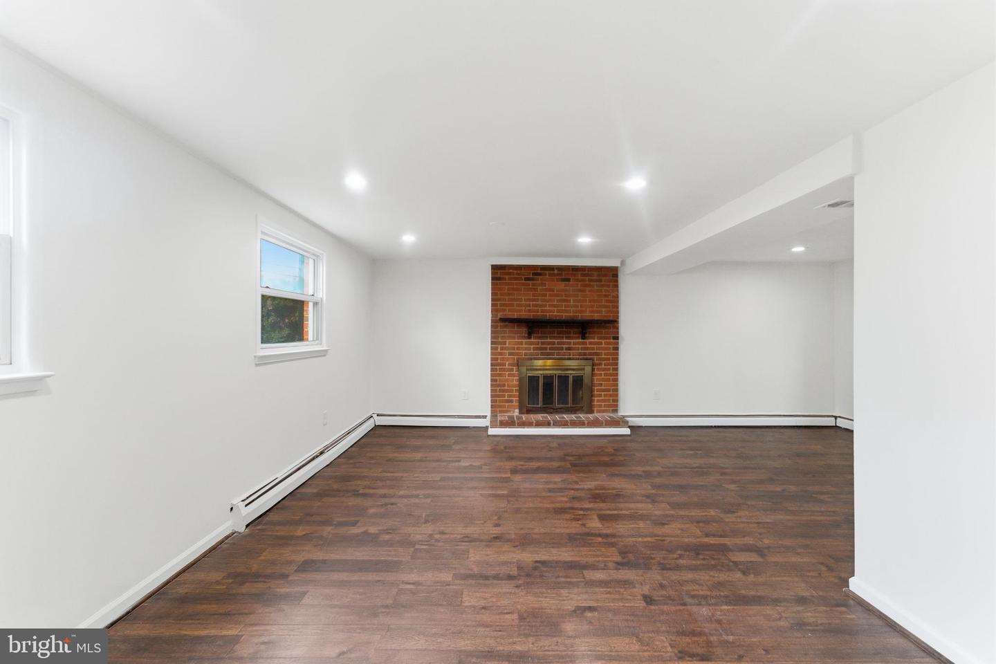 9929 LOUDOUN AVE, MANASSAS, Virginia 20109, 4 Bedrooms Bedrooms, ,1 BathroomBathrooms,Residential,For sale,9929 LOUDOUN AVE,VAPW2106878 MLS # VAPW2106878