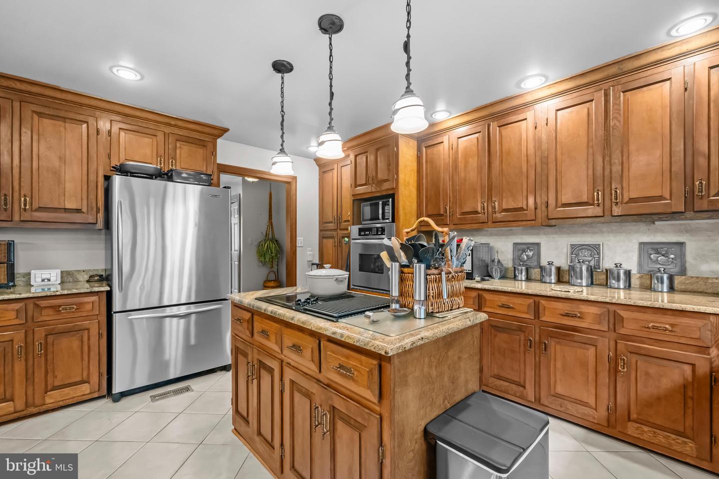 32 CARRIAGE HILL LN, FREDERICKSBURG, Virginia 22407, 5 Bedrooms Bedrooms, ,4 BathroomsBathrooms,Residential,For sale,32 CARRIAGE HILL LN,VASP2037298 MLS # VASP2037298