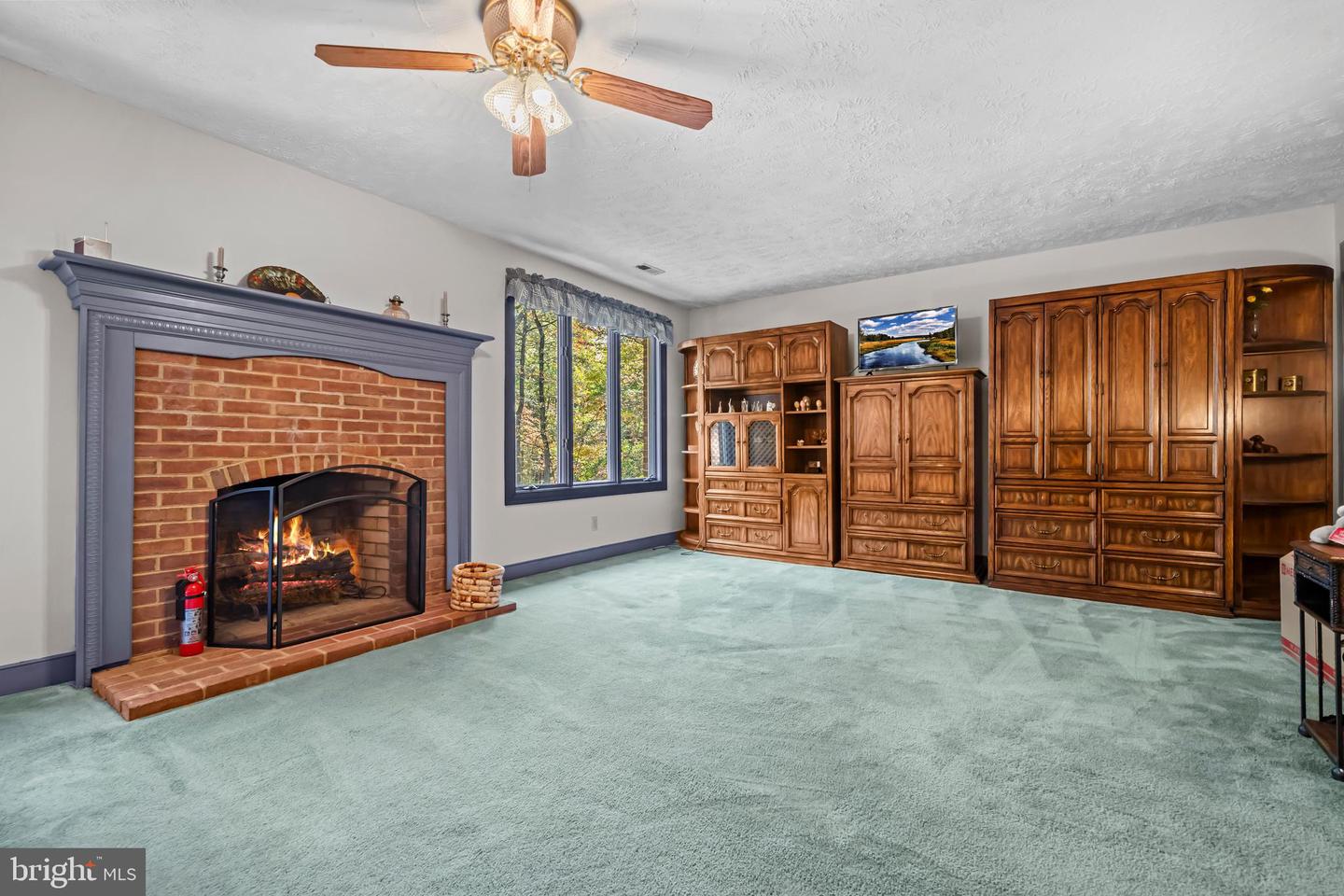 32 CARRIAGE HILL LN, FREDERICKSBURG, Virginia 22407, 5 Bedrooms Bedrooms, ,4 BathroomsBathrooms,Residential,For sale,32 CARRIAGE HILL LN,VASP2037298 MLS # VASP2037298