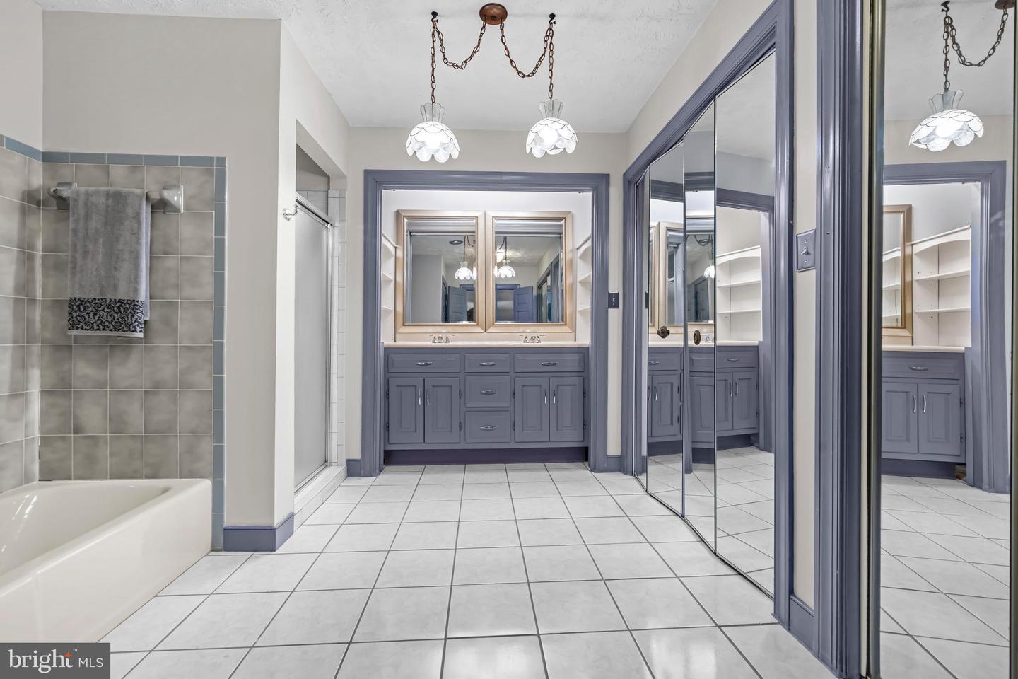 32 CARRIAGE HILL LN, FREDERICKSBURG, Virginia 22407, 5 Bedrooms Bedrooms, ,4 BathroomsBathrooms,Residential,For sale,32 CARRIAGE HILL LN,VASP2037298 MLS # VASP2037298