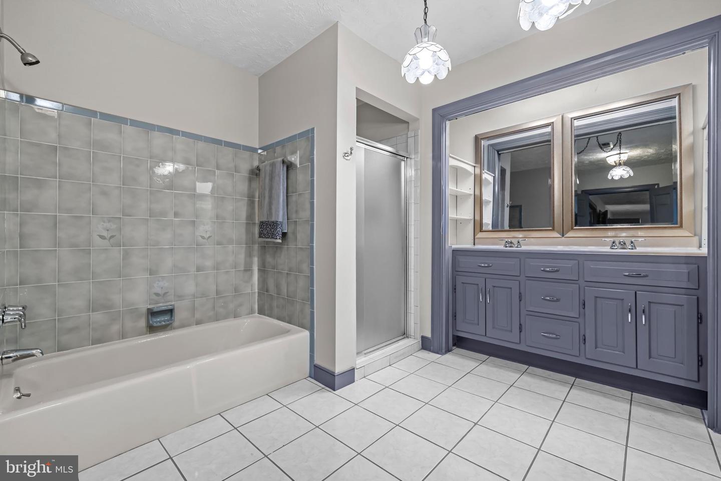 32 CARRIAGE HILL LN, FREDERICKSBURG, Virginia 22407, 5 Bedrooms Bedrooms, ,4 BathroomsBathrooms,Residential,For sale,32 CARRIAGE HILL LN,VASP2037298 MLS # VASP2037298