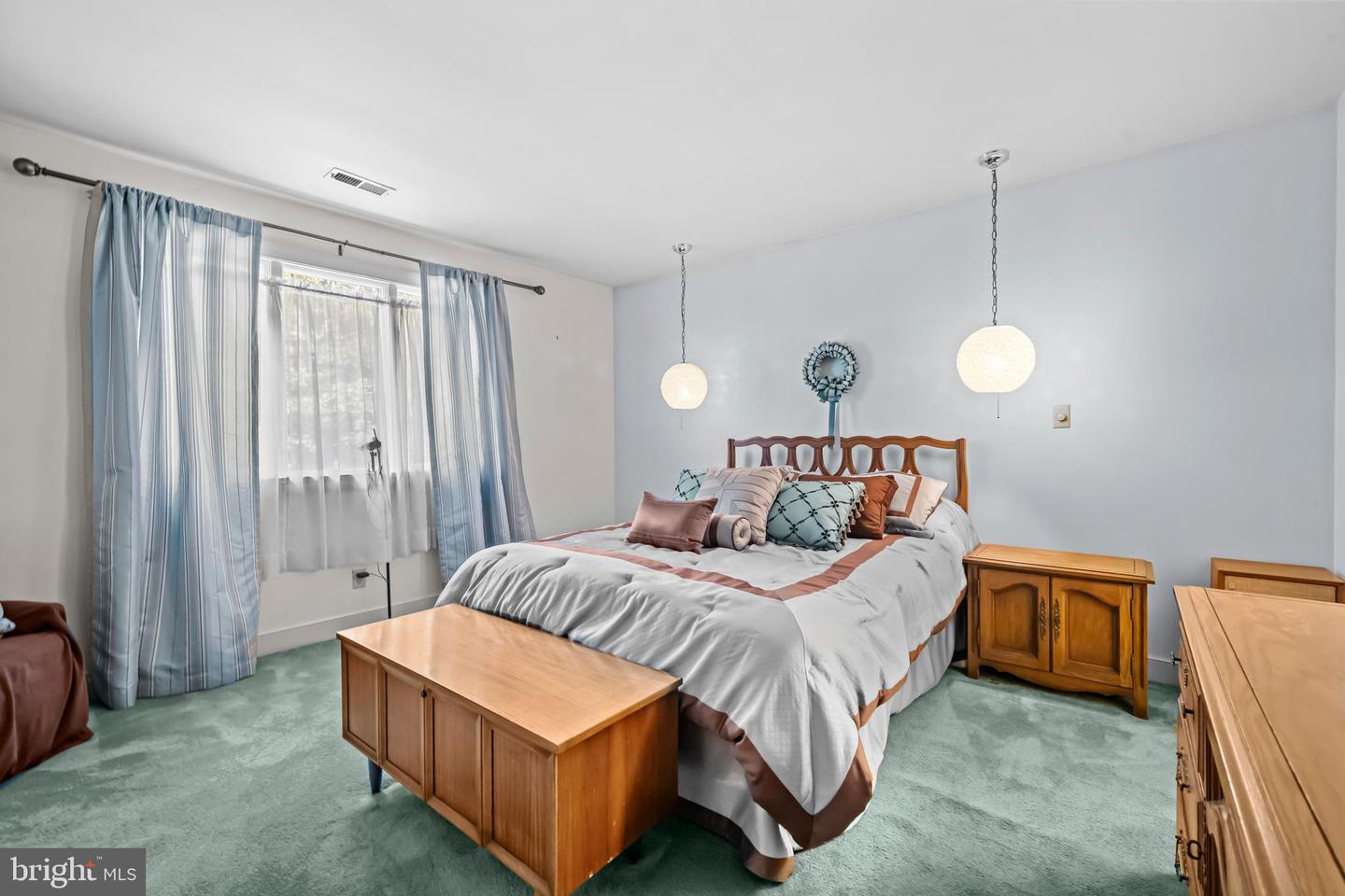 32 CARRIAGE HILL LN, FREDERICKSBURG, Virginia 22407, 5 Bedrooms Bedrooms, ,4 BathroomsBathrooms,Residential,For sale,32 CARRIAGE HILL LN,VASP2037298 MLS # VASP2037298