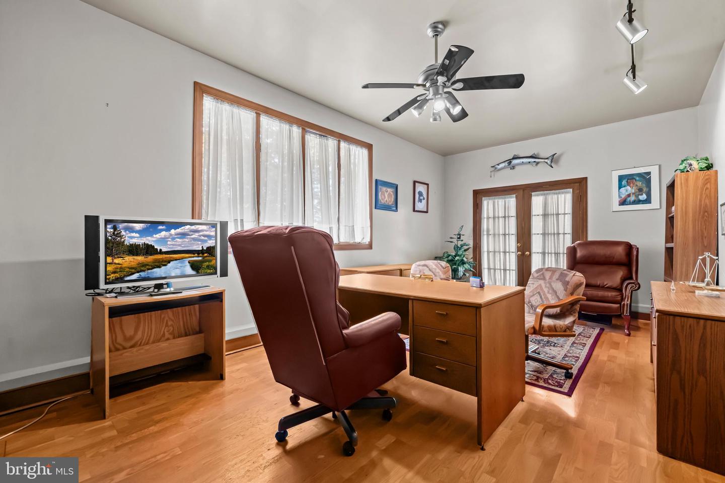 32 CARRIAGE HILL LN, FREDERICKSBURG, Virginia 22407, 5 Bedrooms Bedrooms, ,4 BathroomsBathrooms,Residential,For sale,32 CARRIAGE HILL LN,VASP2037298 MLS # VASP2037298