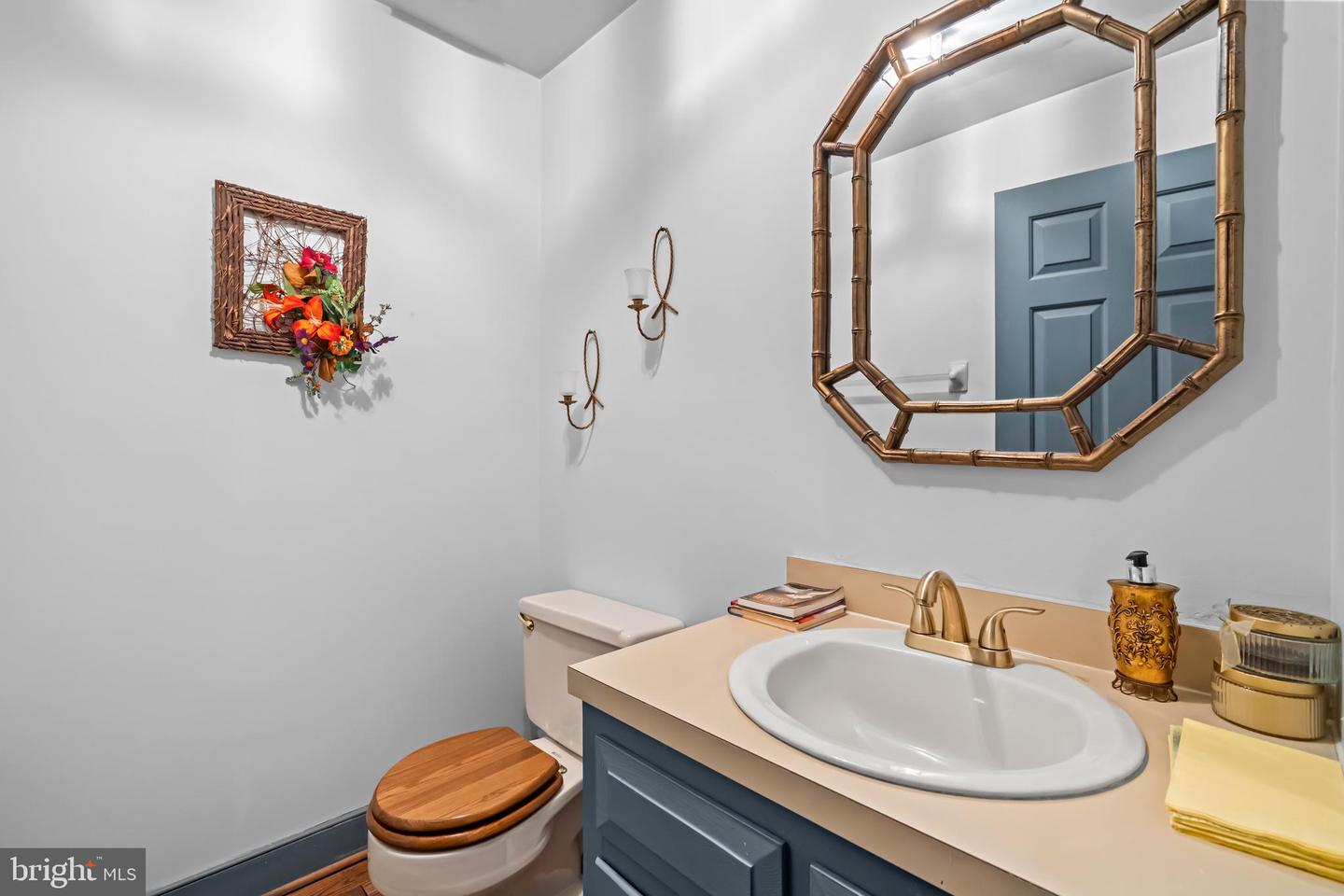 32 CARRIAGE HILL LN, FREDERICKSBURG, Virginia 22407, 5 Bedrooms Bedrooms, ,4 BathroomsBathrooms,Residential,For sale,32 CARRIAGE HILL LN,VASP2037298 MLS # VASP2037298