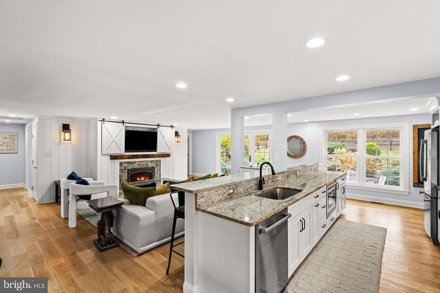 19488 BLUERIDGE MOUNTAIN RD, BLUEMONT, Virginia 20135, 3 Bedrooms Bedrooms, ,3 BathroomsBathrooms,Residential,For sale,19488 BLUERIDGE MOUNTAIN RD,VACL2006188 MLS # VACL2006188