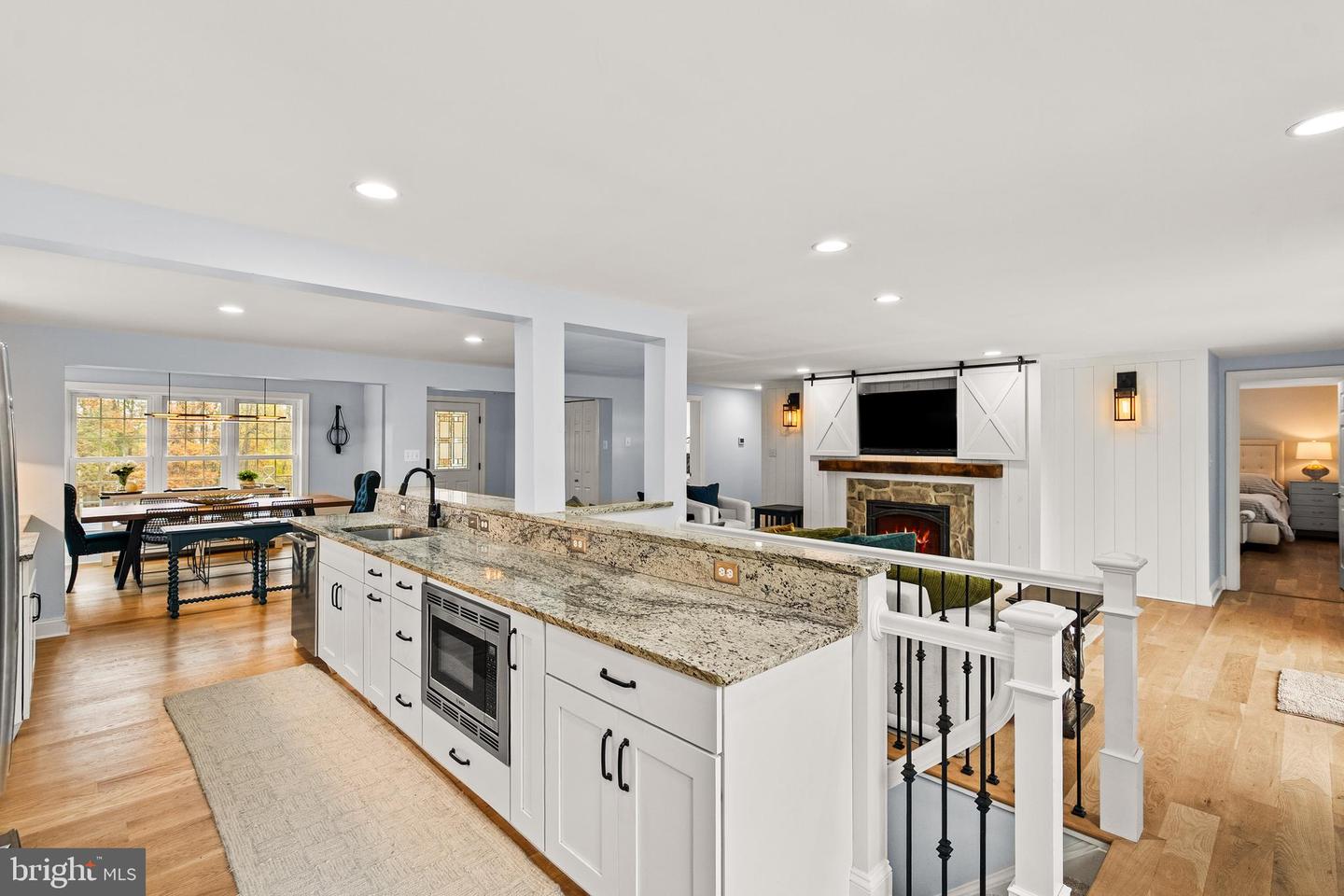 19488 BLUERIDGE MOUNTAIN RD, BLUEMONT, Virginia 20135, 3 Bedrooms Bedrooms, ,3 BathroomsBathrooms,Residential,For sale,19488 BLUERIDGE MOUNTAIN RD,VACL2006188 MLS # VACL2006188