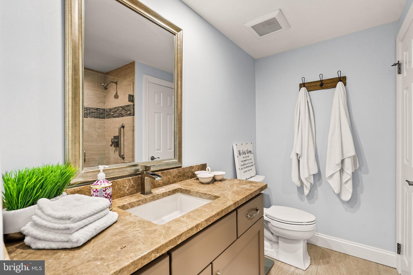 19488 BLUERIDGE MOUNTAIN RD, BLUEMONT, Virginia 20135, 3 Bedrooms Bedrooms, ,3 BathroomsBathrooms,Residential,For sale,19488 BLUERIDGE MOUNTAIN RD,VACL2006188 MLS # VACL2006188