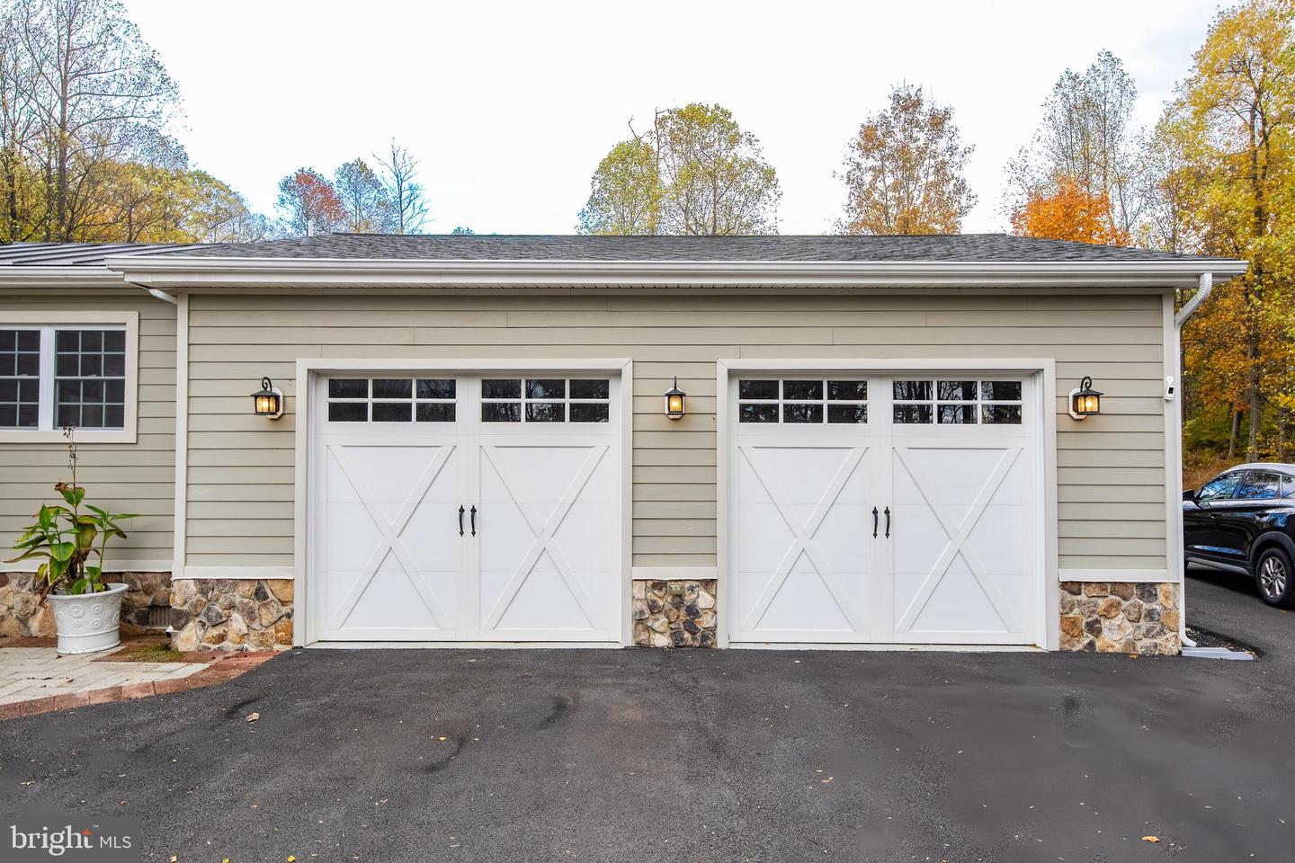 19488 BLUERIDGE MOUNTAIN RD, BLUEMONT, Virginia 20135, 3 Bedrooms Bedrooms, ,3 BathroomsBathrooms,Residential,For sale,19488 BLUERIDGE MOUNTAIN RD,VACL2006188 MLS # VACL2006188