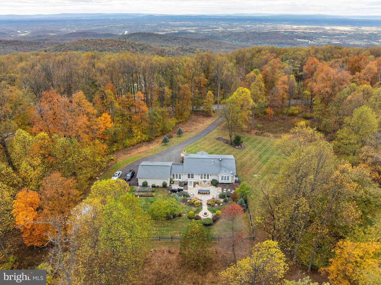 19488 BLUERIDGE MOUNTAIN RD, BLUEMONT, Virginia 20135, 3 Bedrooms Bedrooms, ,3 BathroomsBathrooms,Residential,For sale,19488 BLUERIDGE MOUNTAIN RD,VACL2006188 MLS # VACL2006188