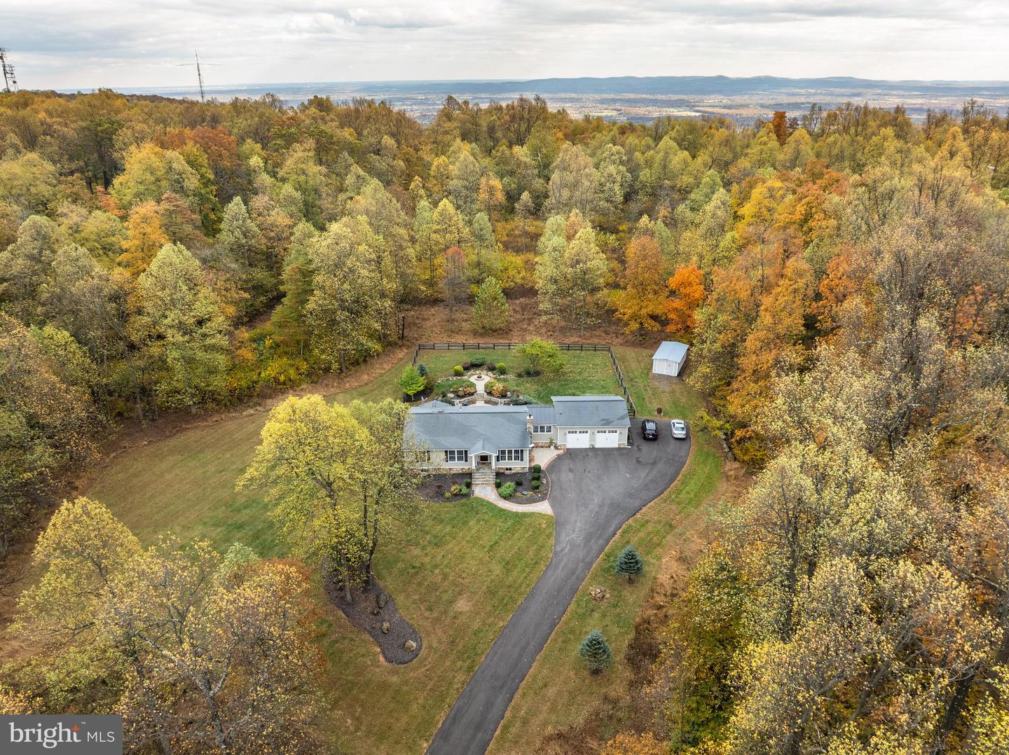 19488 BLUERIDGE MOUNTAIN RD, BLUEMONT, Virginia 20135, 3 Bedrooms Bedrooms, ,3 BathroomsBathrooms,Residential,For sale,19488 BLUERIDGE MOUNTAIN RD,VACL2006188 MLS # VACL2006188