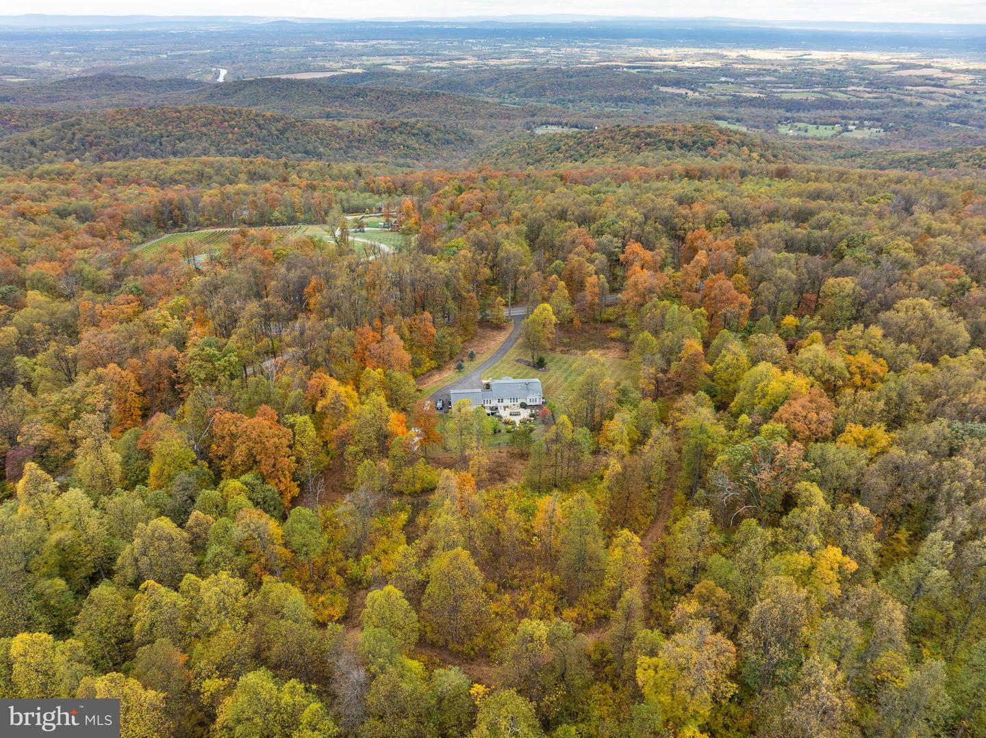 19488 BLUERIDGE MOUNTAIN RD, BLUEMONT, Virginia 20135, 3 Bedrooms Bedrooms, ,3 BathroomsBathrooms,Residential,For sale,19488 BLUERIDGE MOUNTAIN RD,VACL2006188 MLS # VACL2006188