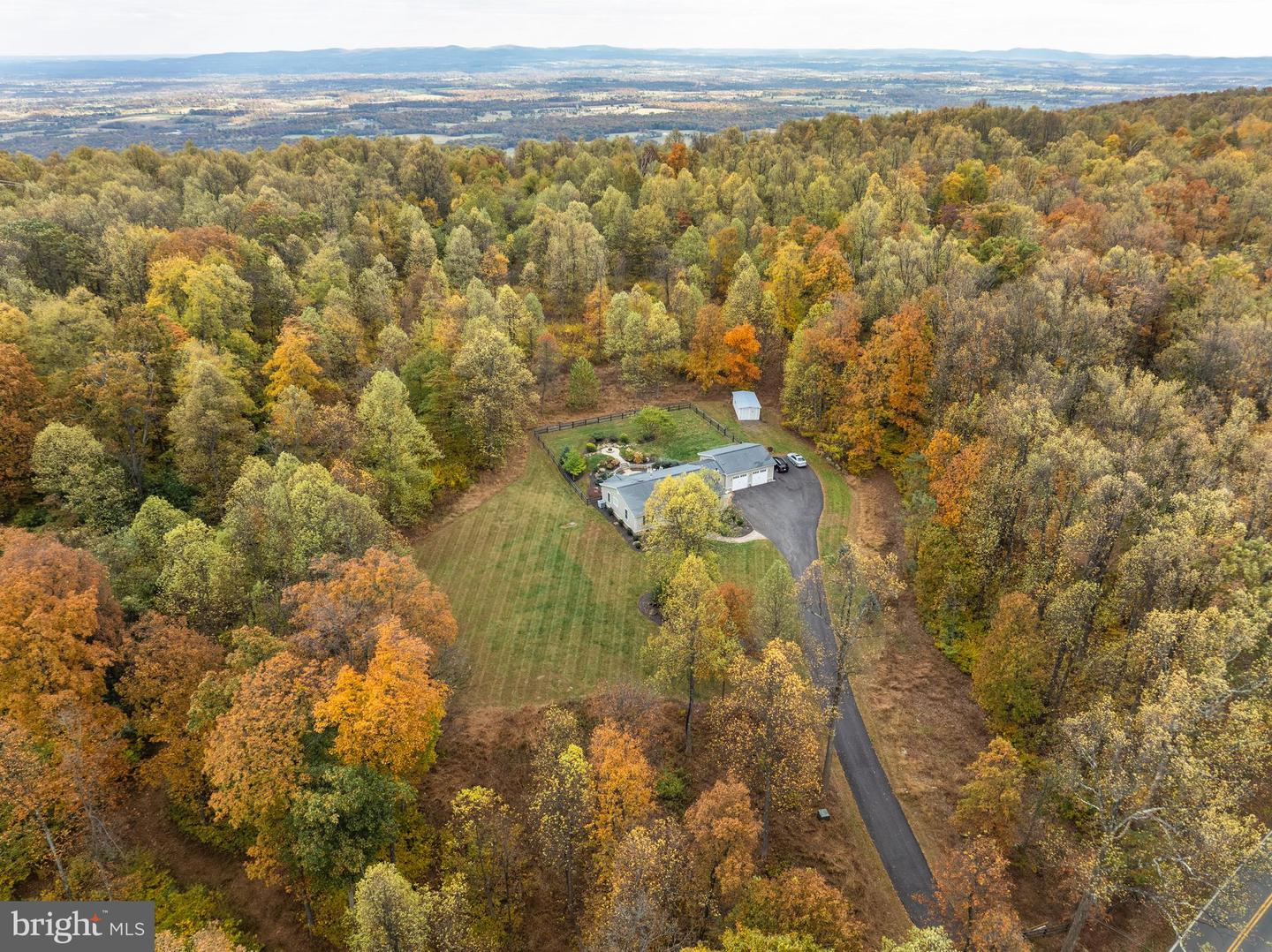 19488 BLUERIDGE MOUNTAIN RD, BLUEMONT, Virginia 20135, 3 Bedrooms Bedrooms, ,3 BathroomsBathrooms,Residential,For sale,19488 BLUERIDGE MOUNTAIN RD,VACL2006188 MLS # VACL2006188