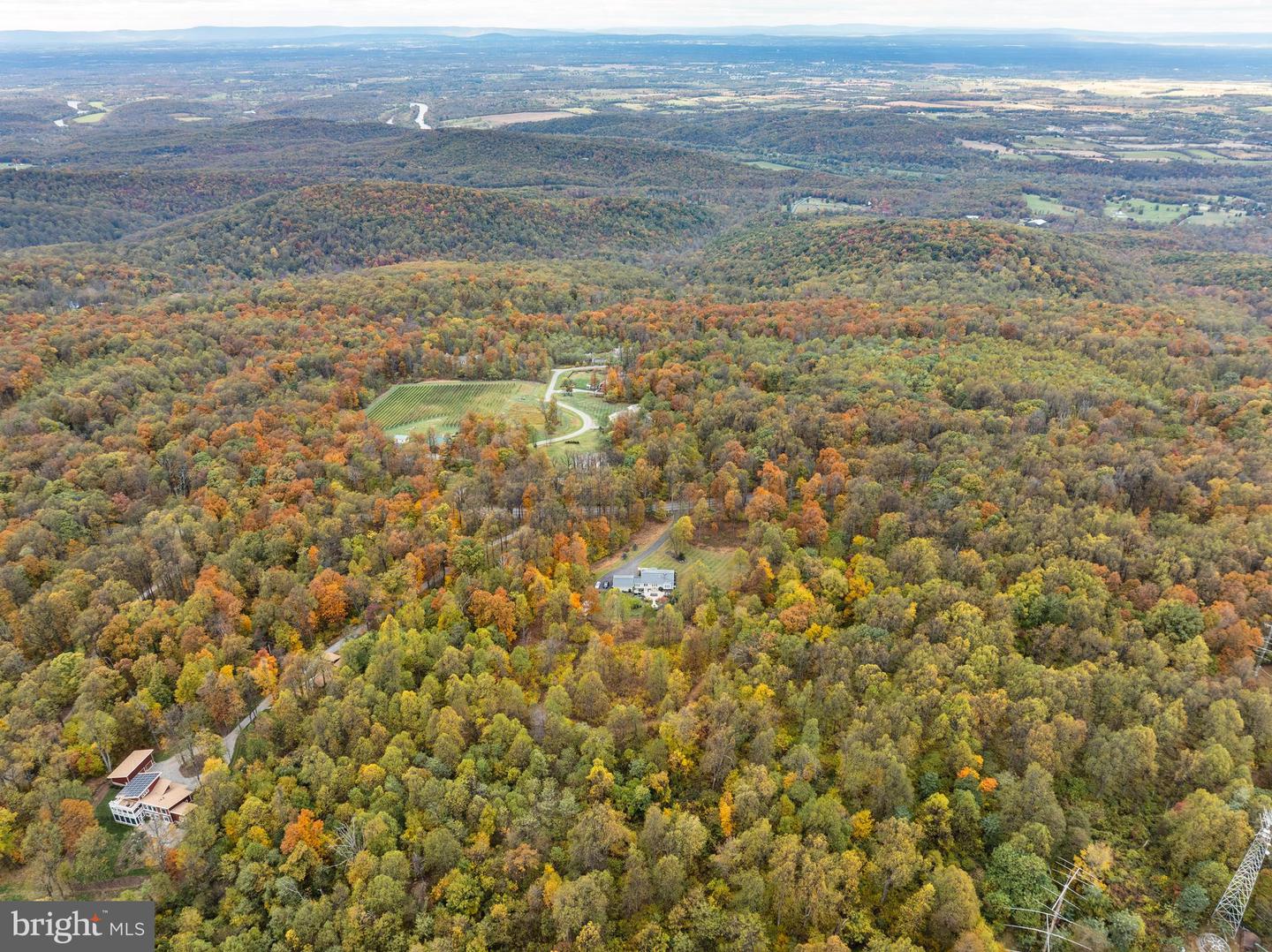 19488 BLUERIDGE MOUNTAIN RD, BLUEMONT, Virginia 20135, 3 Bedrooms Bedrooms, ,3 BathroomsBathrooms,Residential,For sale,19488 BLUERIDGE MOUNTAIN RD,VACL2006188 MLS # VACL2006188