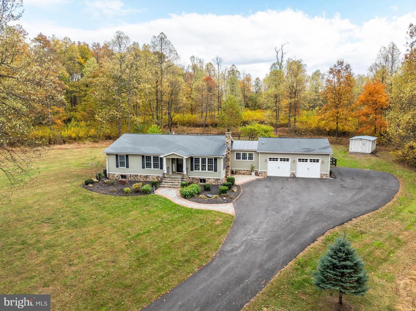 19488 BLUERIDGE MOUNTAIN RD, BLUEMONT, Virginia 20135, 3 Bedrooms Bedrooms, ,3 BathroomsBathrooms,Residential,For sale,19488 BLUERIDGE MOUNTAIN RD,VACL2006188 MLS # VACL2006188