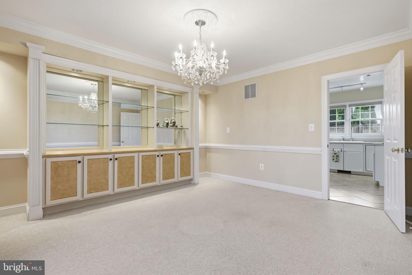 1 AYR ST SW, LEESBURG, Virginia 20175, 4 Bedrooms Bedrooms, ,4 BathroomsBathrooms,Residential,For sale,1 AYR ST SW,VALO2110320 MLS # VALO2110320