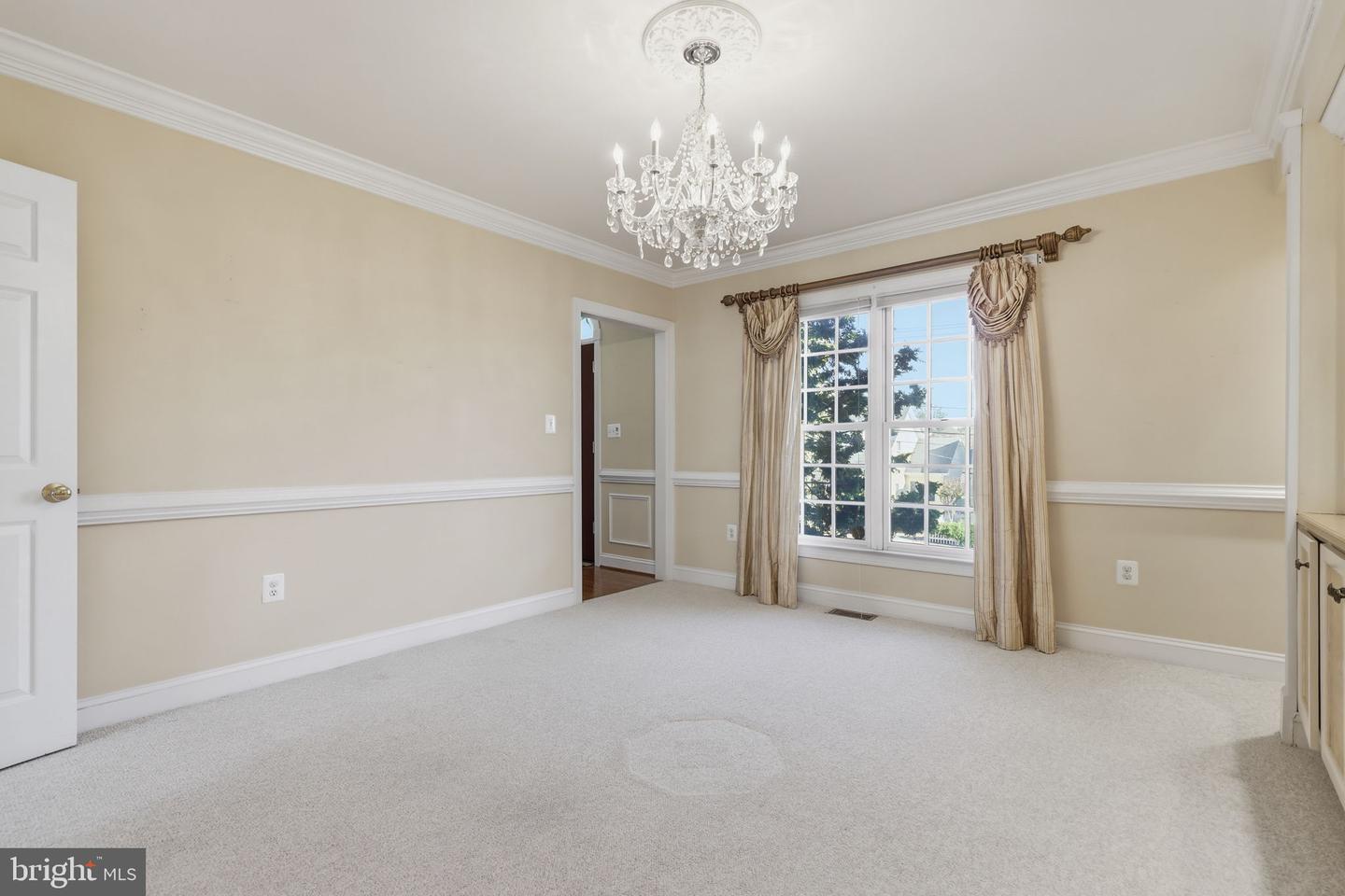 1 AYR ST SW, LEESBURG, Virginia 20175, 4 Bedrooms Bedrooms, ,4 BathroomsBathrooms,Residential,For sale,1 AYR ST SW,VALO2110320 MLS # VALO2110320