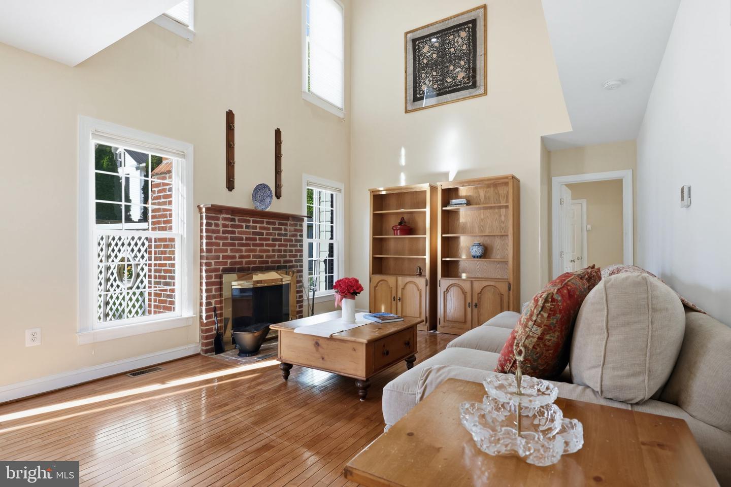 1 AYR ST SW, LEESBURG, Virginia 20175, 4 Bedrooms Bedrooms, ,4 BathroomsBathrooms,Residential,For sale,1 AYR ST SW,VALO2110320 MLS # VALO2110320