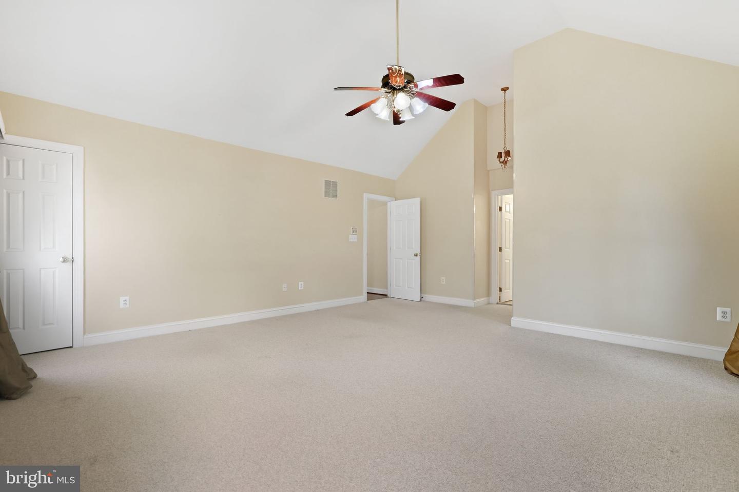 1 AYR ST SW, LEESBURG, Virginia 20175, 4 Bedrooms Bedrooms, ,4 BathroomsBathrooms,Residential,For sale,1 AYR ST SW,VALO2110320 MLS # VALO2110320