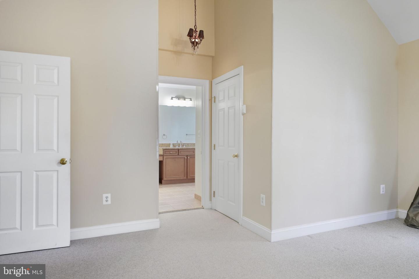 1 AYR ST SW, LEESBURG, Virginia 20175, 4 Bedrooms Bedrooms, ,4 BathroomsBathrooms,Residential,For sale,1 AYR ST SW,VALO2110320 MLS # VALO2110320