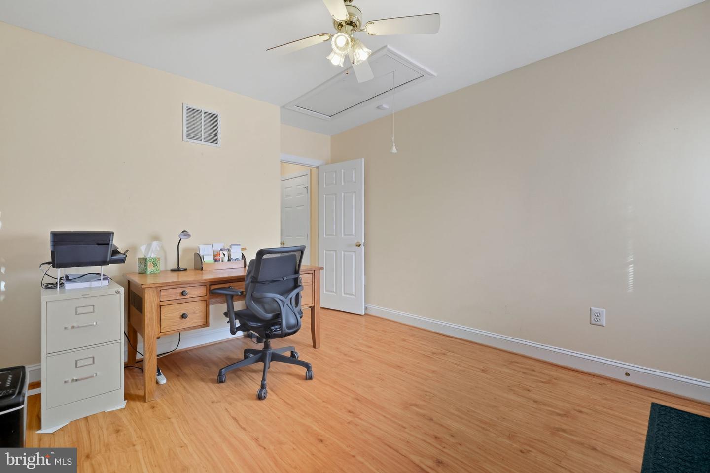 1 AYR ST SW, LEESBURG, Virginia 20175, 4 Bedrooms Bedrooms, ,4 BathroomsBathrooms,Residential,For sale,1 AYR ST SW,VALO2110320 MLS # VALO2110320