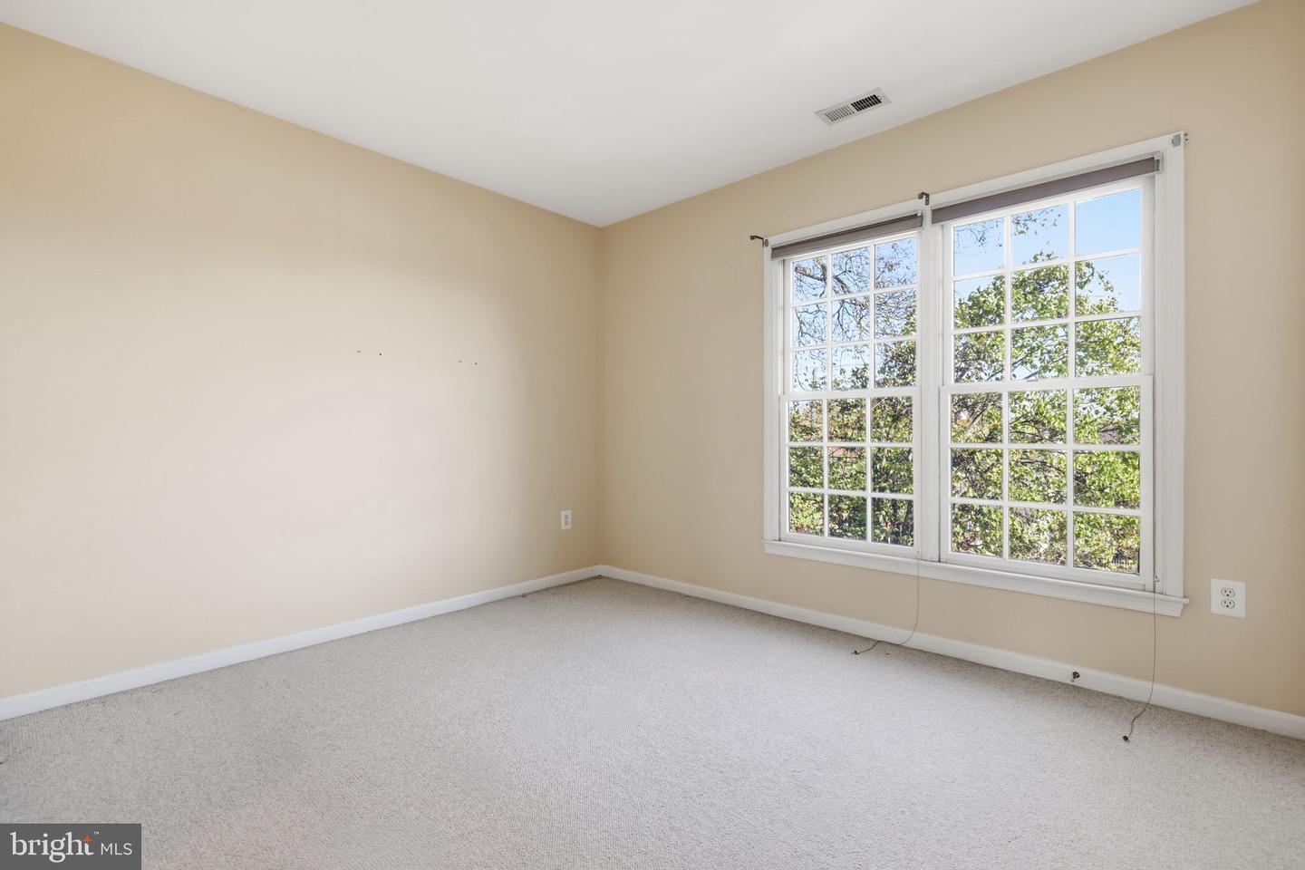 1 AYR ST SW, LEESBURG, Virginia 20175, 4 Bedrooms Bedrooms, ,4 BathroomsBathrooms,Residential,For sale,1 AYR ST SW,VALO2110320 MLS # VALO2110320