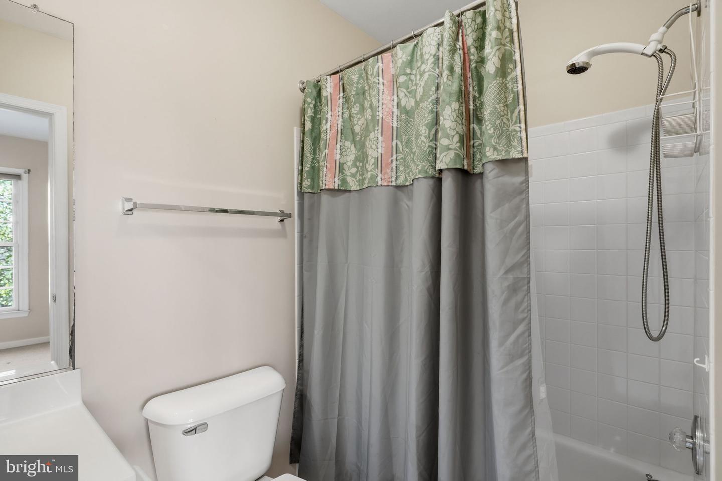 1 AYR ST SW, LEESBURG, Virginia 20175, 4 Bedrooms Bedrooms, ,4 BathroomsBathrooms,Residential,For sale,1 AYR ST SW,VALO2110320 MLS # VALO2110320