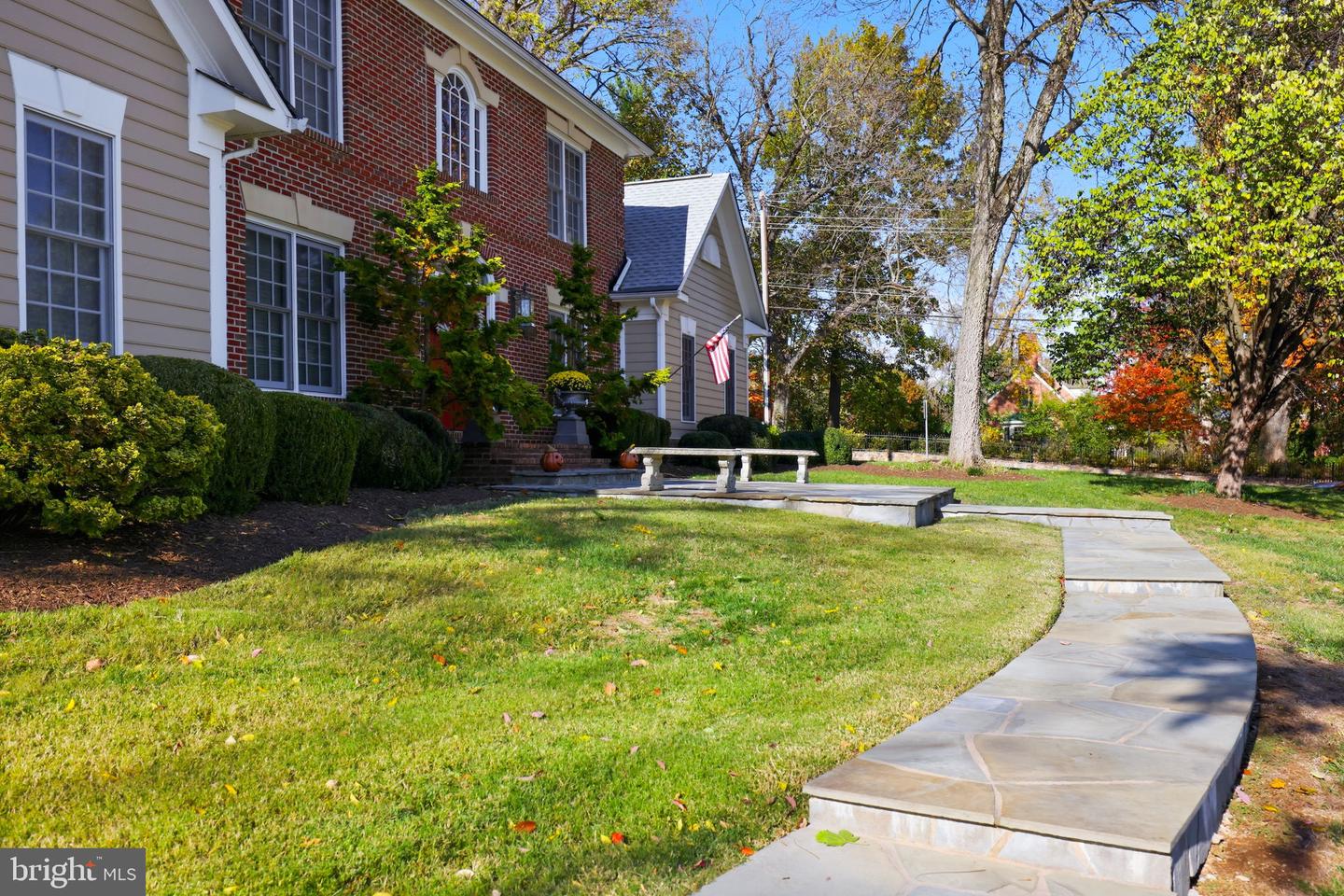 1 AYR ST SW, LEESBURG, Virginia 20175, 4 Bedrooms Bedrooms, ,4 BathroomsBathrooms,Residential,For sale,1 AYR ST SW,VALO2110320 MLS # VALO2110320