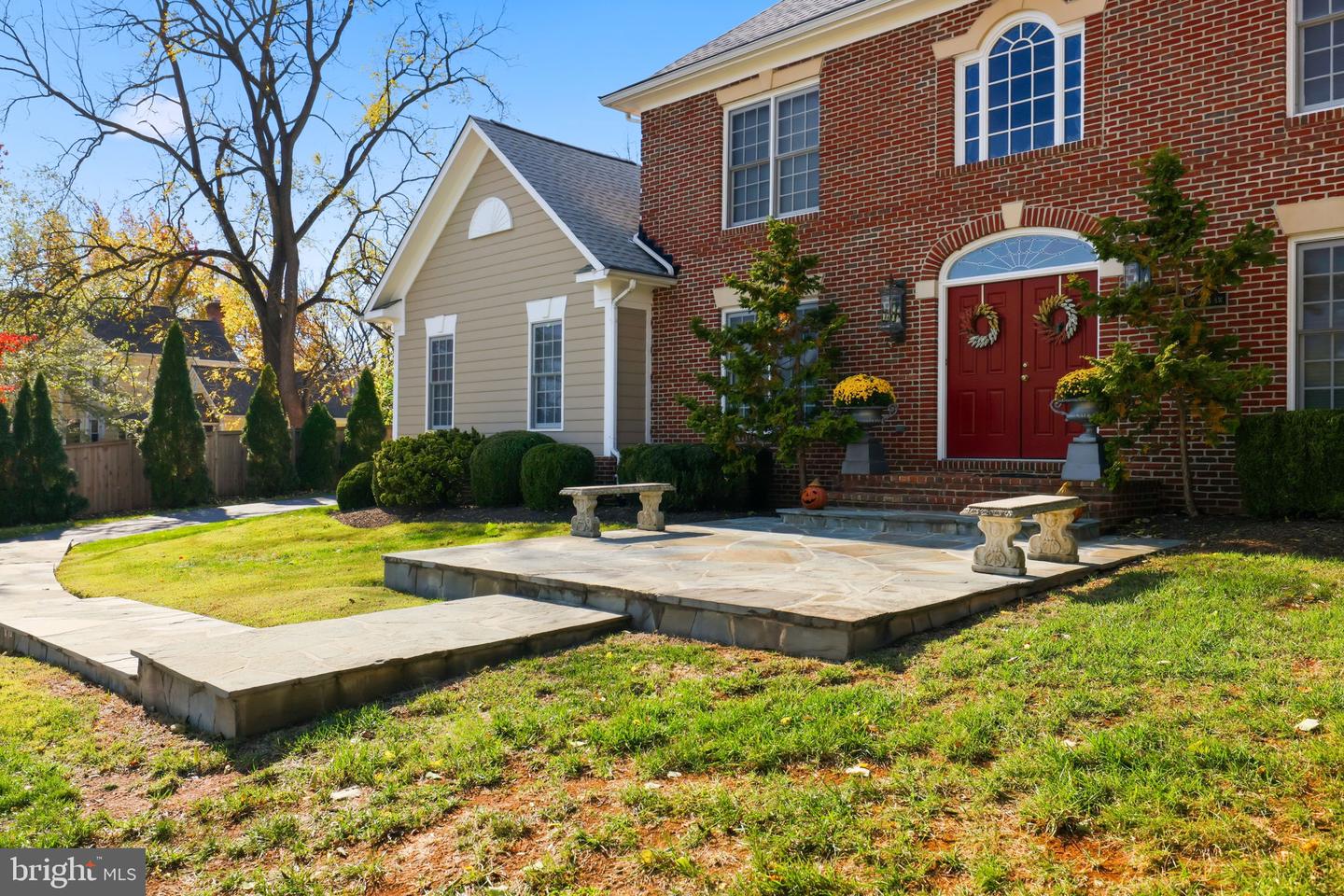 1 AYR ST SW, LEESBURG, Virginia 20175, 4 Bedrooms Bedrooms, ,4 BathroomsBathrooms,Residential,For sale,1 AYR ST SW,VALO2110320 MLS # VALO2110320