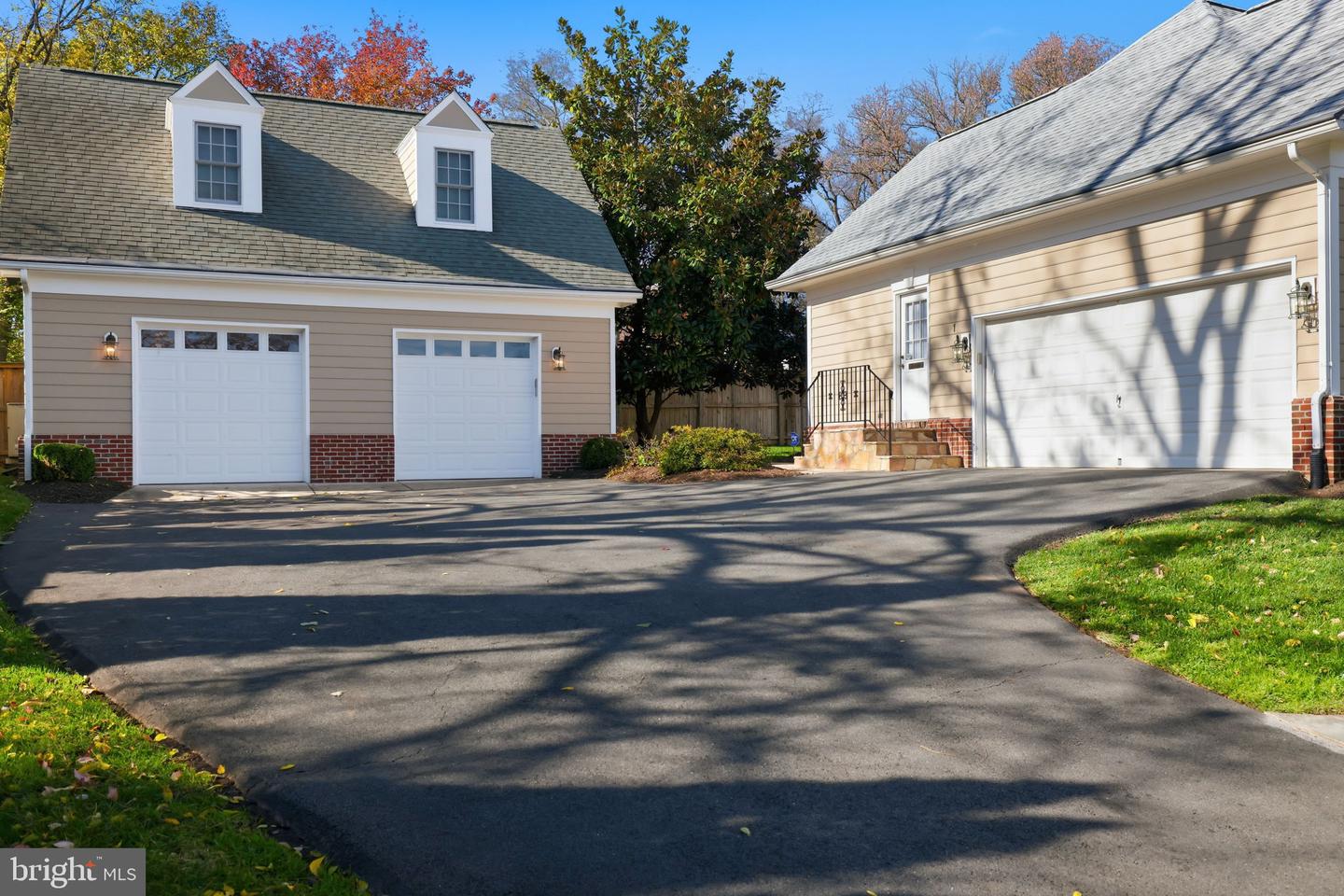 1 AYR ST SW, LEESBURG, Virginia 20175, 4 Bedrooms Bedrooms, ,4 BathroomsBathrooms,Residential,For sale,1 AYR ST SW,VALO2110320 MLS # VALO2110320